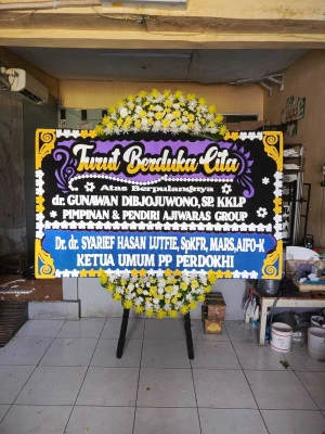 Papan Bunga di Lubangdukuh Butuh